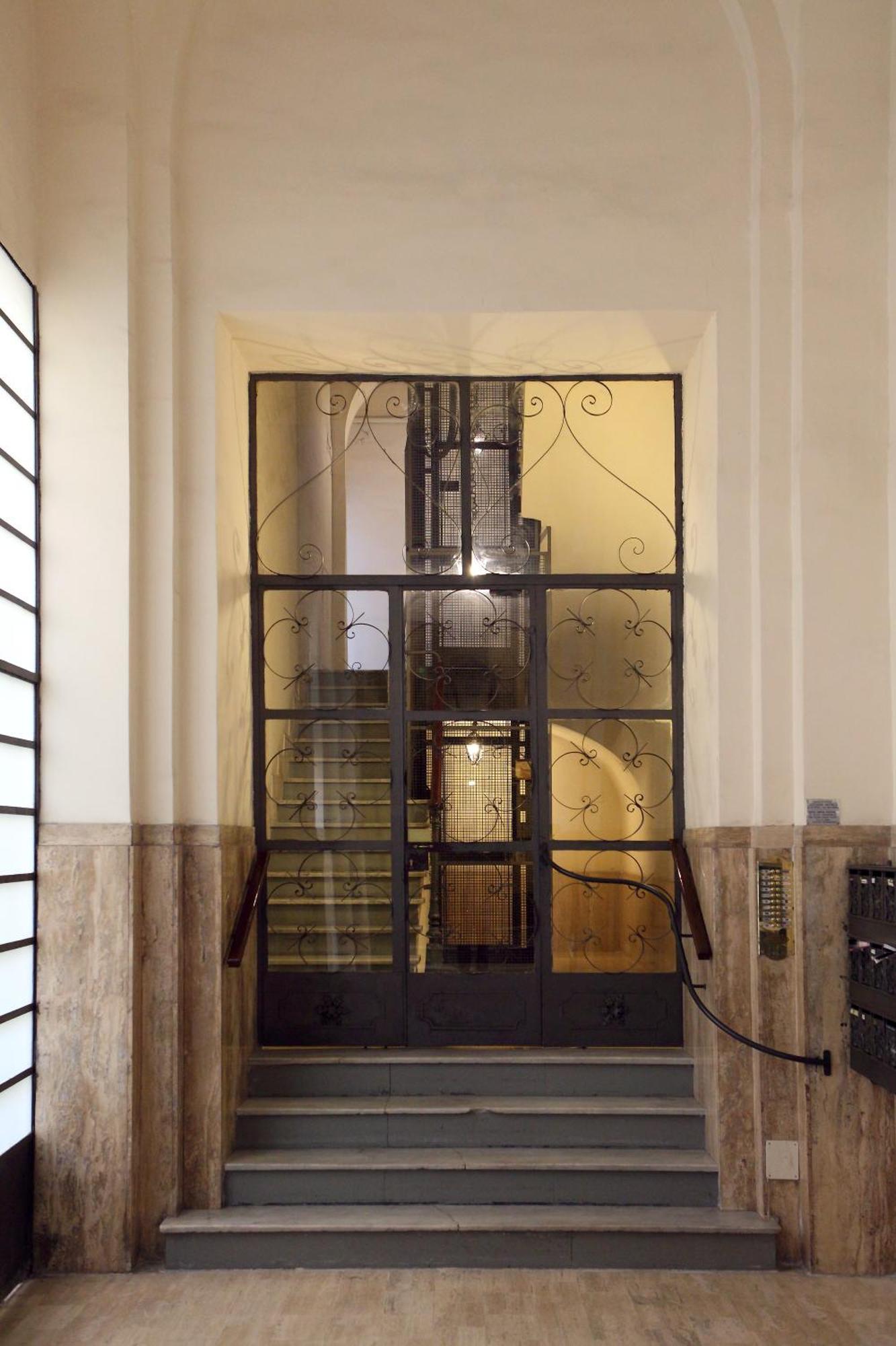 Appartamento D'Epoca Colosseo Art Gallery Rom Exteriör bild
